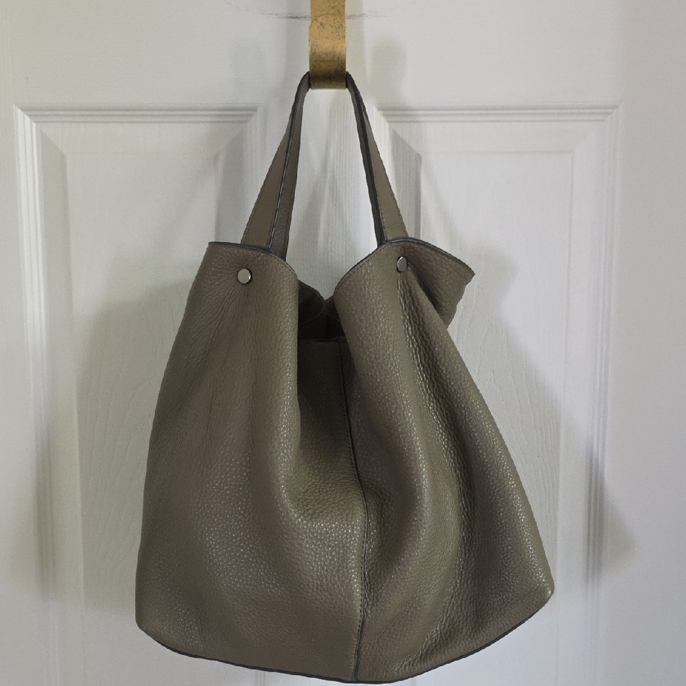 Vince Camuto 100% Leather Shoulder Bag/Hobo/Slouchy bag - Picture 3 of 16